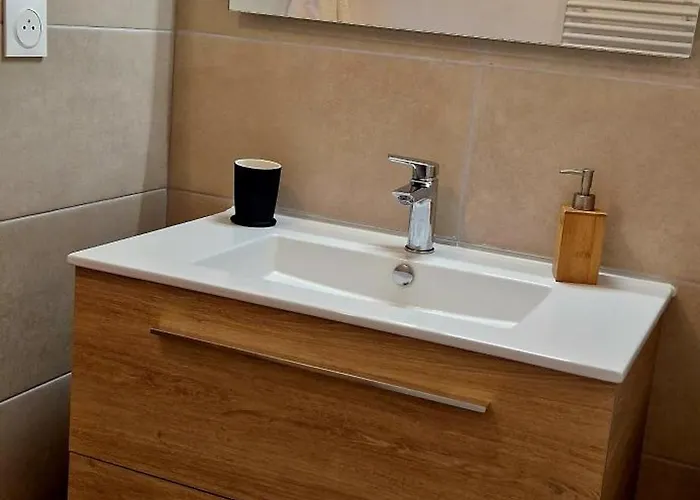 Daire Confort Avec Piscine - Proche Des Plages *